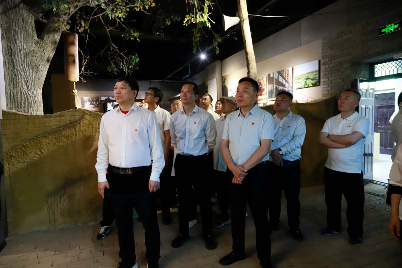 砥礪初心使命，汲取奮進力量丨花花牛乳業(yè)集團黨委組織開展學習“焦裕祿精神”主題黨日活動