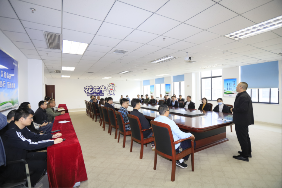 增強(qiáng)消防意識(shí)，筑牢安全底線丨花花牛乳業(yè)集團(tuán)組織消防應(yīng)急演練