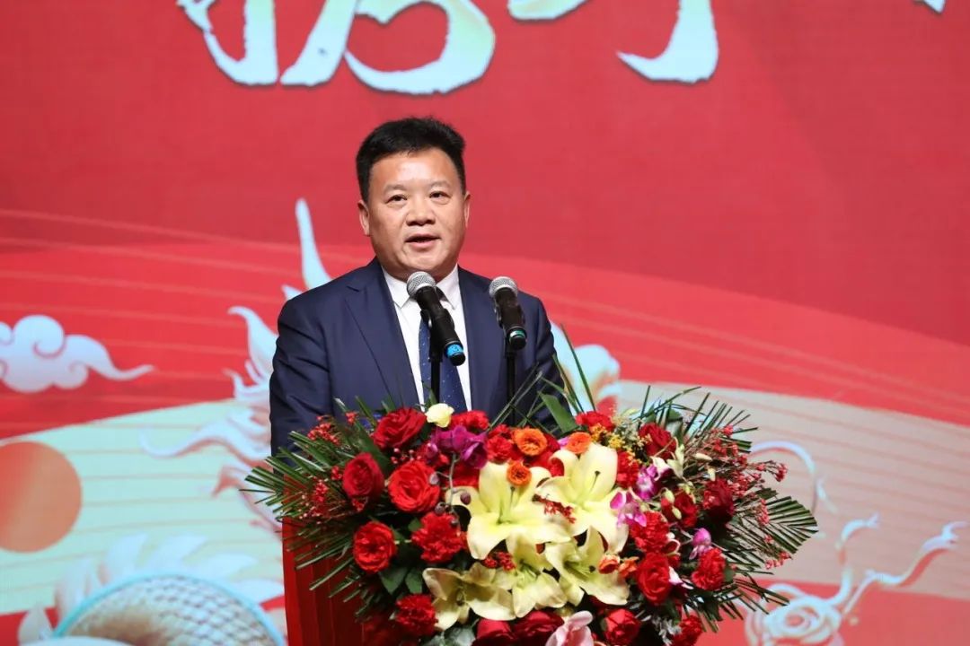 花花牛乳業(yè)30周年暨2024年客戶大會(huì)圓滿召開！