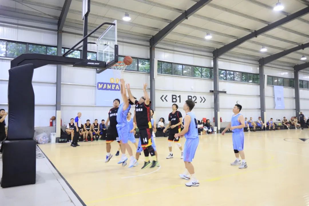 花花牛丨奪冠，奪冠，奪冠！?。∮霉谲姙橹袊汉炔剩。?！