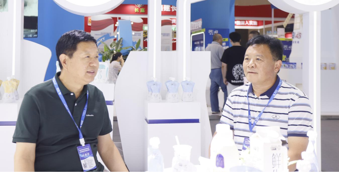 啟航新征程 點(diǎn)亮新賽道丨花花牛乳業(yè)集團(tuán)參加第十四屆中國(guó)奶業(yè)大會(huì)暨D20峰會(huì)，榮獲“中國(guó)乳制品生產(chǎn)企業(yè)現(xiàn)代化等級(jí)5A級(jí)”評(píng)定殊榮