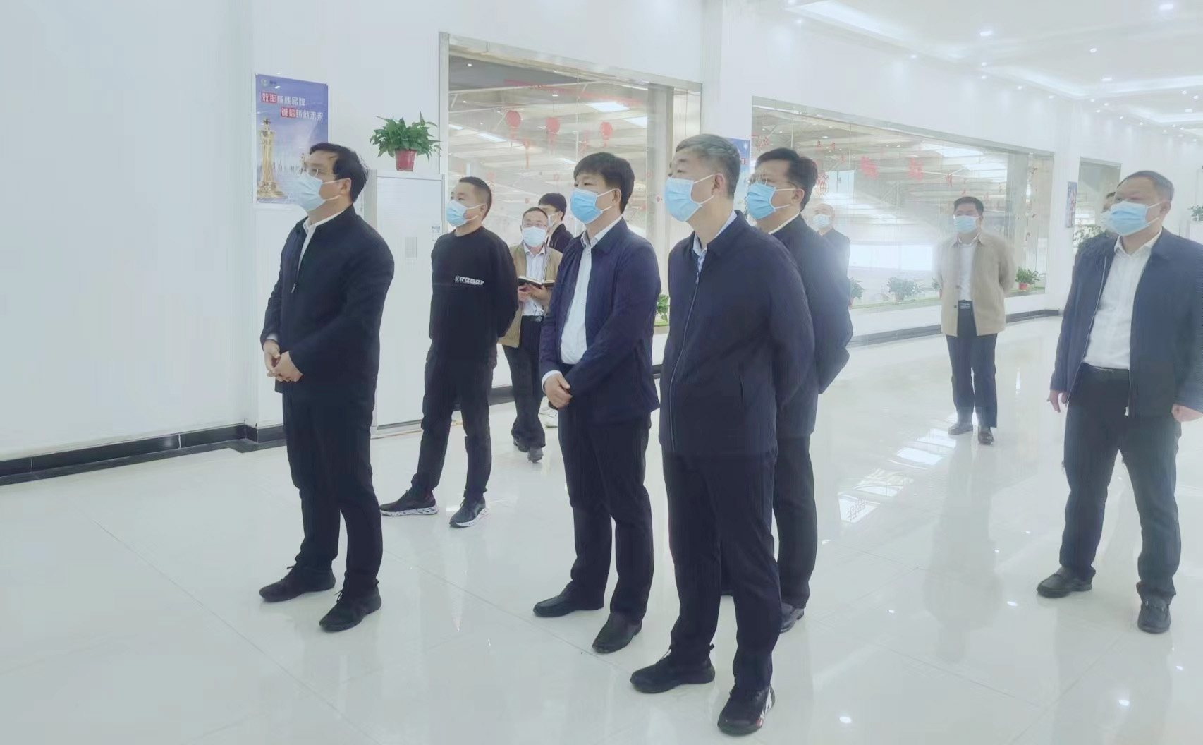 駐馬店市委副書記、市長李躍勇一行 蒞臨花花牛乳業(yè)集團新蔡豫信瑞亞牧場調研