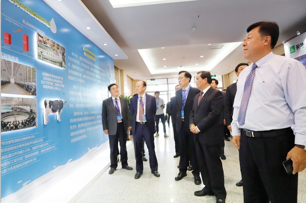 花花牛亮相中國奶業(yè)20強呼倫貝爾峰會，共話中國奶業(yè)振興！