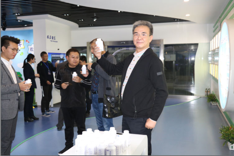 商界領(lǐng)袖俱樂(lè)部精英參訪花花牛！