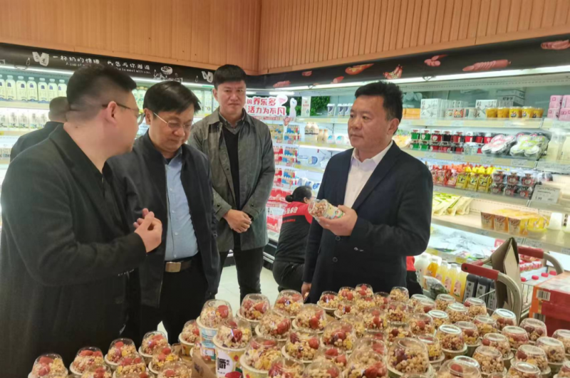 走訪調(diào)研拓市場 凝心聚力謀發(fā)展--花花牛乳業(yè)集團黨委書記、董事長唐洪峰一行走訪銷售終端