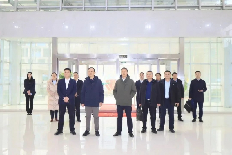 省政府國資委黨委書記、主任李濤一行到花花牛乳業(yè)集團調(diào)研