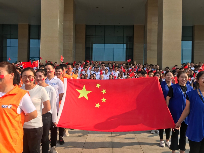 花花牛 唱紅歌 祝福我的國?。?！