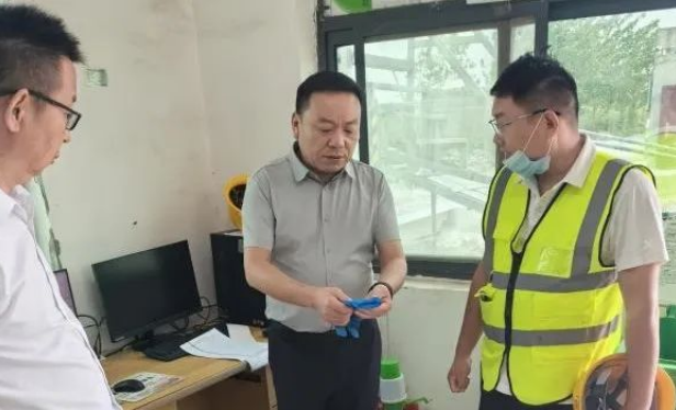 集團(tuán)紀(jì)委領(lǐng)導(dǎo)深入基層檢查群眾身邊不正之風(fēng)和腐敗問題落實情況